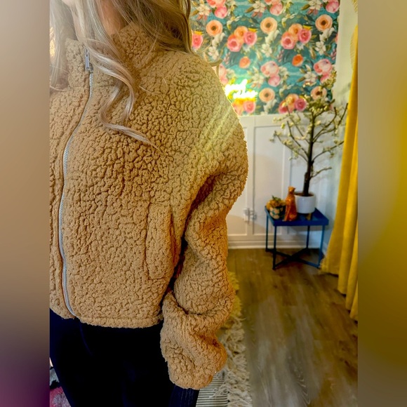 EXPRESS brown fuzzy cropped coat sz XXS - Picture 2 of 6